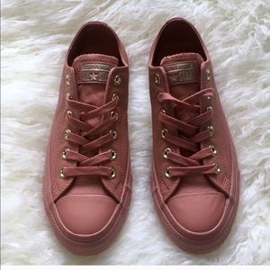 Blush chucks